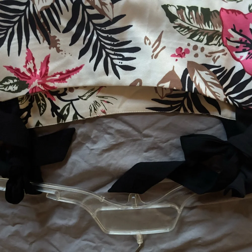 Tropical Print Off-Shoulder Ruffle Blouse - Picture 3 of 3